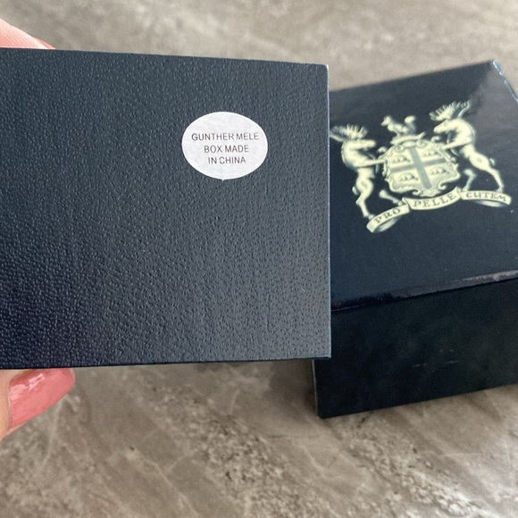 Hudson’s Bay Authentic Ring Empty Jewelry Box, Black - Picture 4 of 4